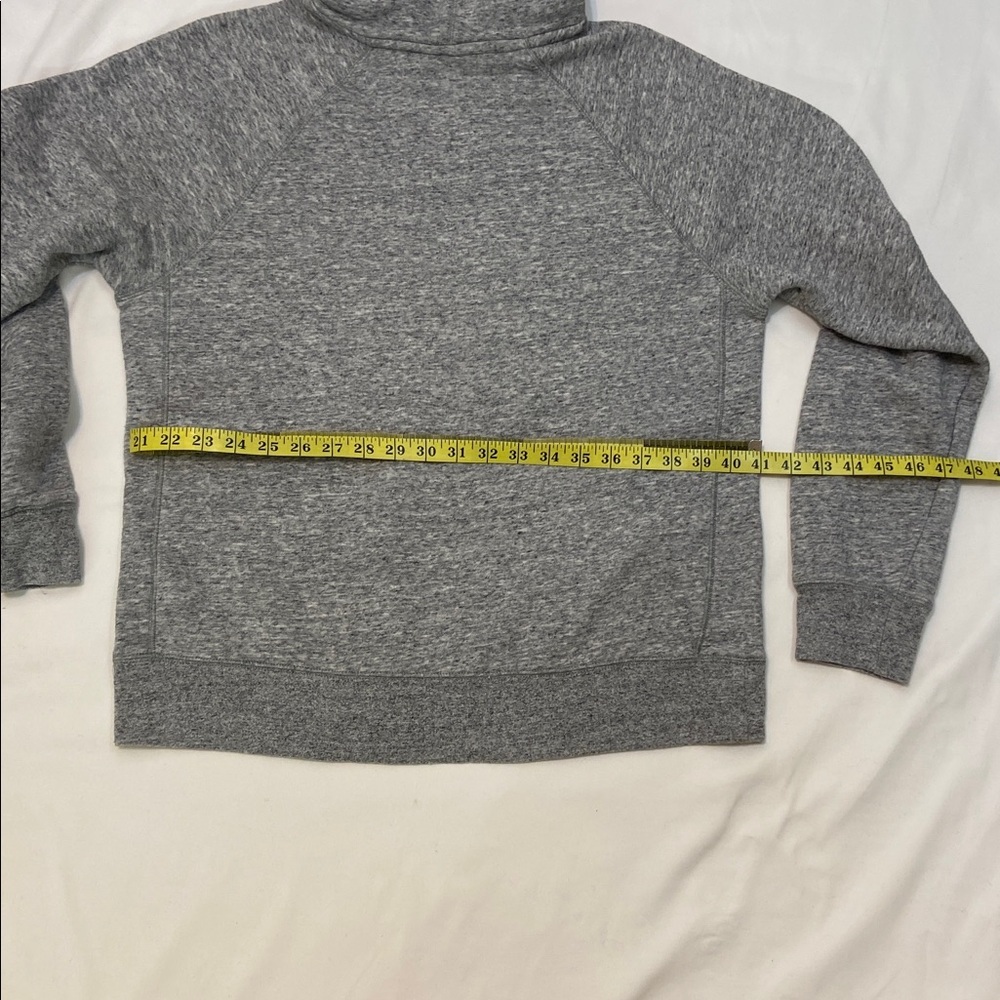 Nike Sportswear Men’s Gray Heritage Pullover Hoodie. Size-Medium - Picture 7 of 13